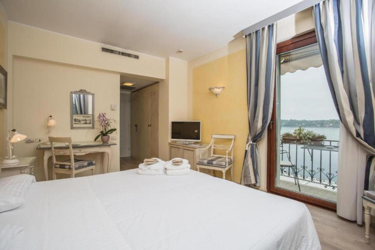 Deluxe Double or Twin Room Lake View