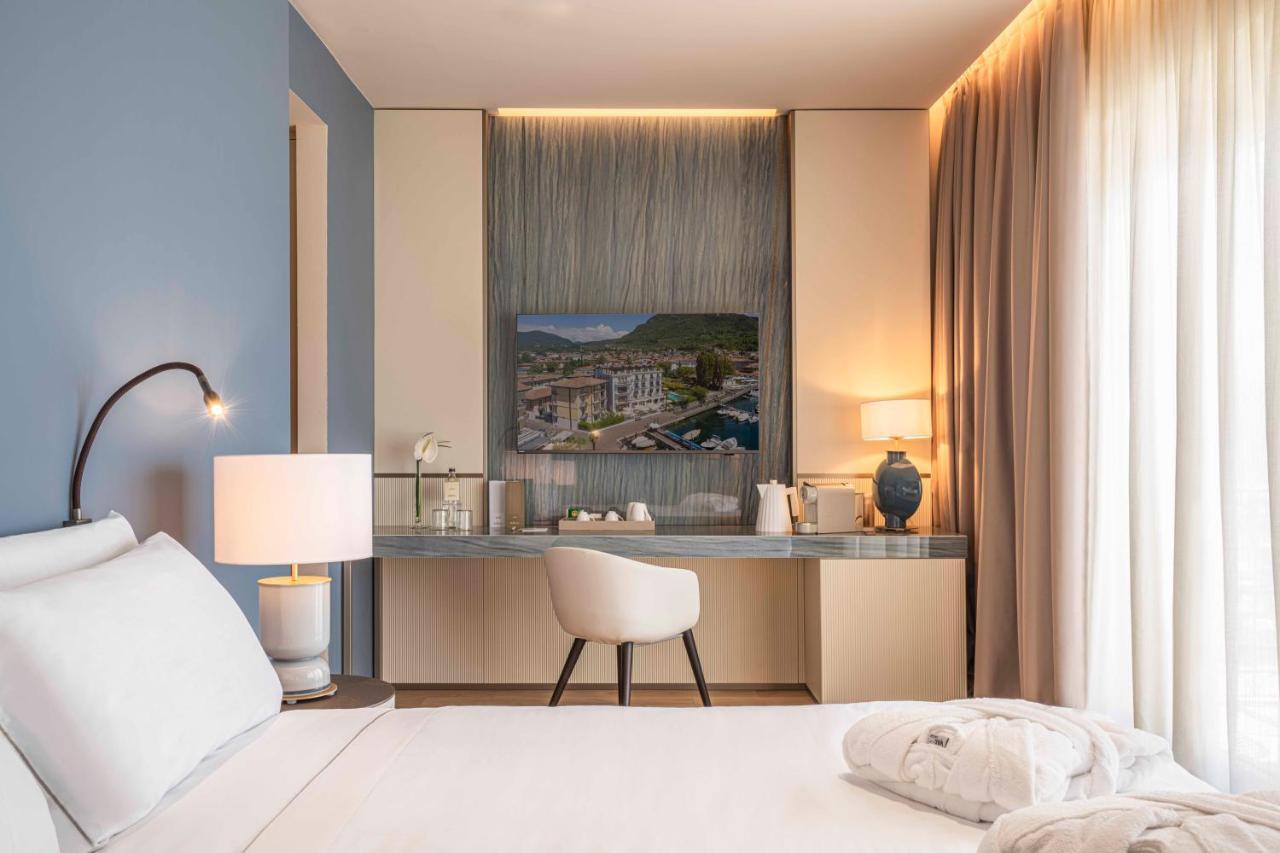 Deluxe Double Room Lake View